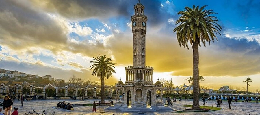 میدان کوناک و برج ساعت ازمیر